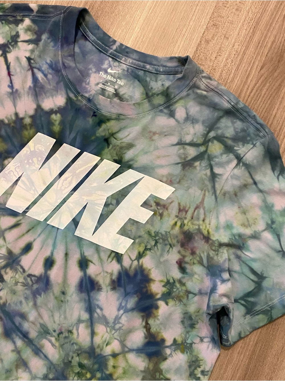 🔵NEW🟢 CUSTOM NIKE TIE DYE MEN’S TEE - Picture 3 of 8